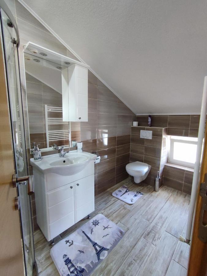Apartman Toni Gračac Eksteriør billede