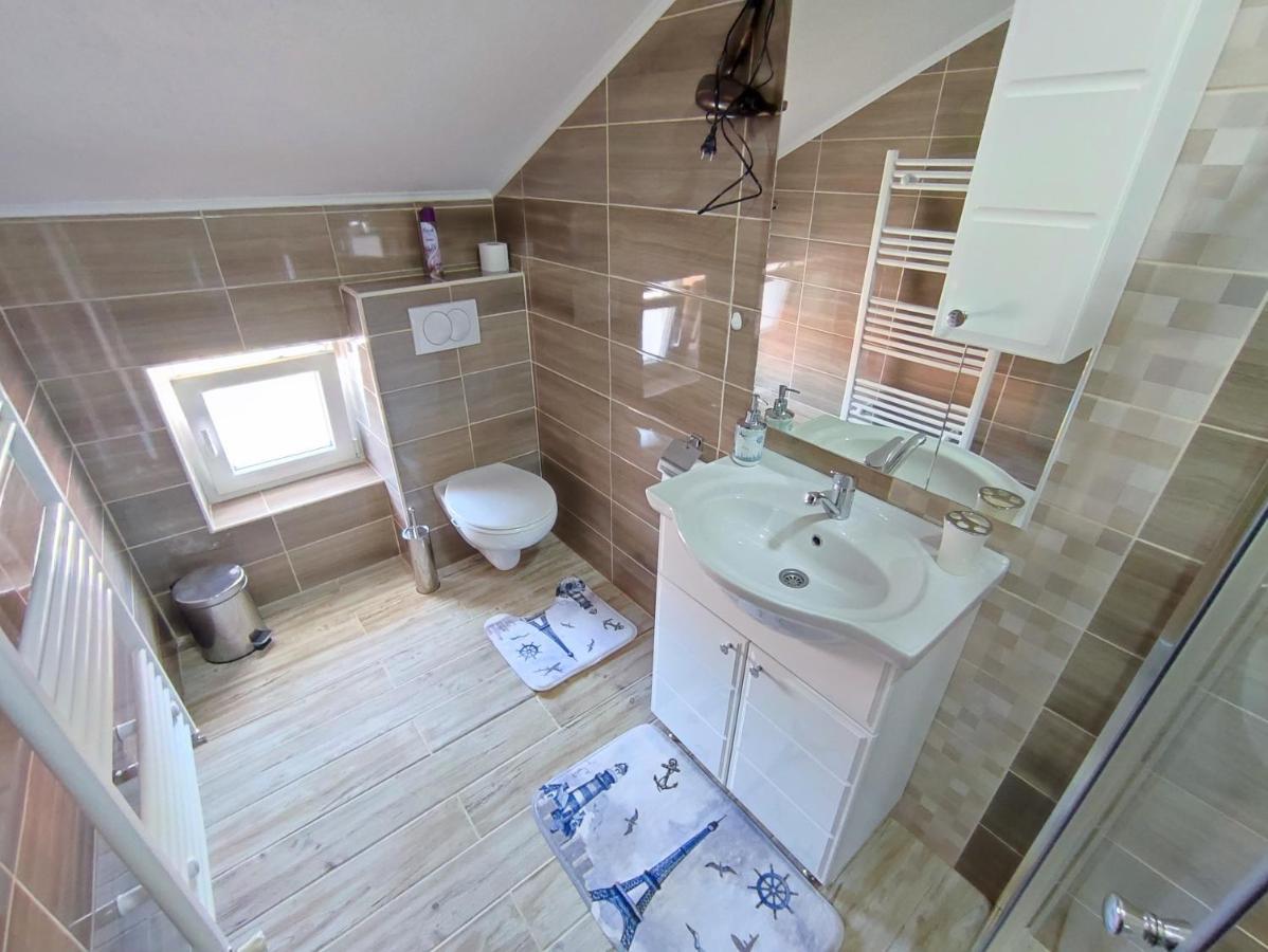 Apartman Toni Gračac Eksteriør billede