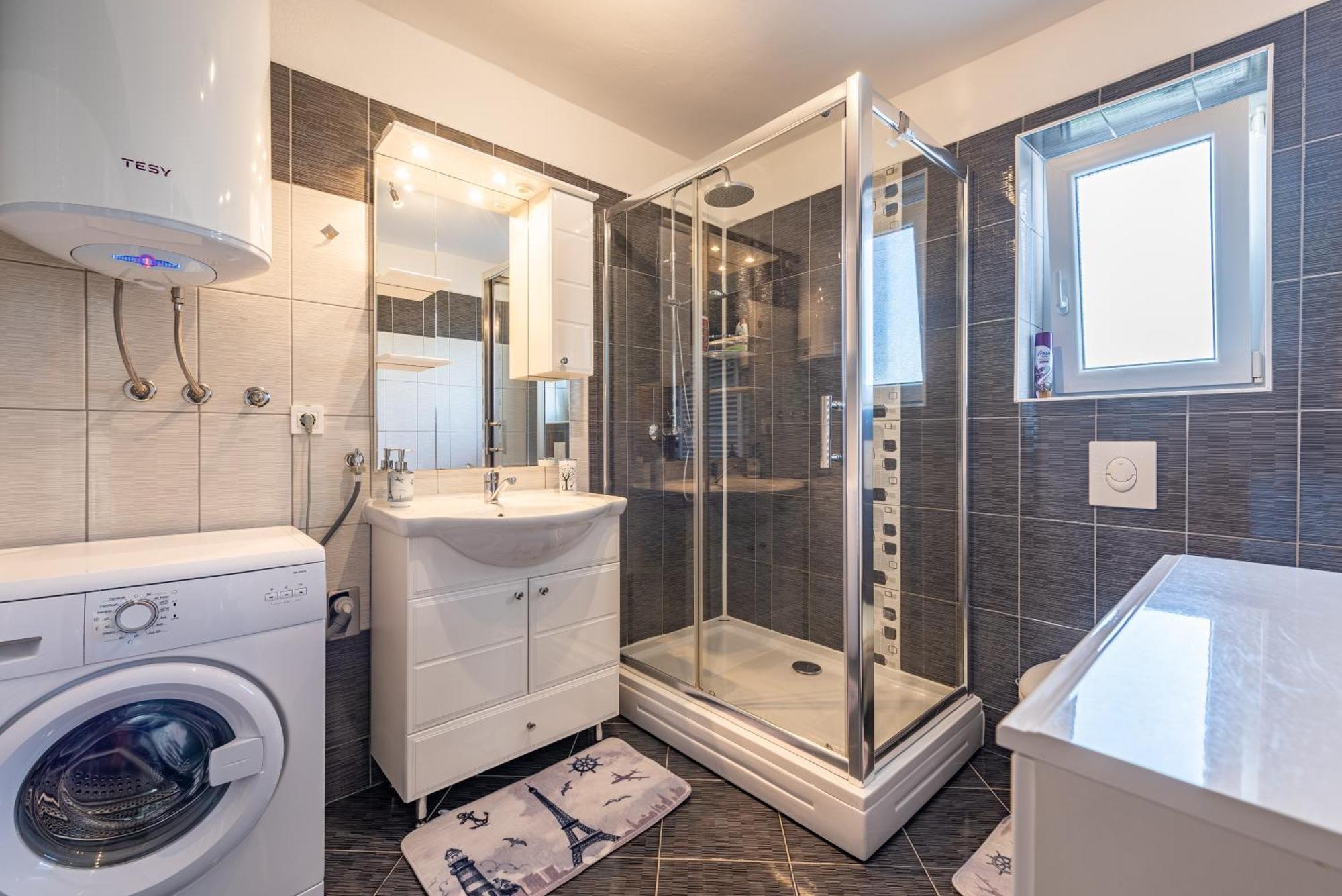 Apartman Toni Gračac Eksteriør billede