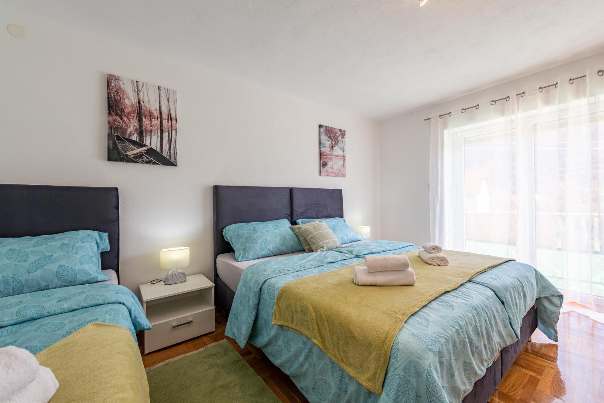 Apartman Toni Gračac Eksteriør billede