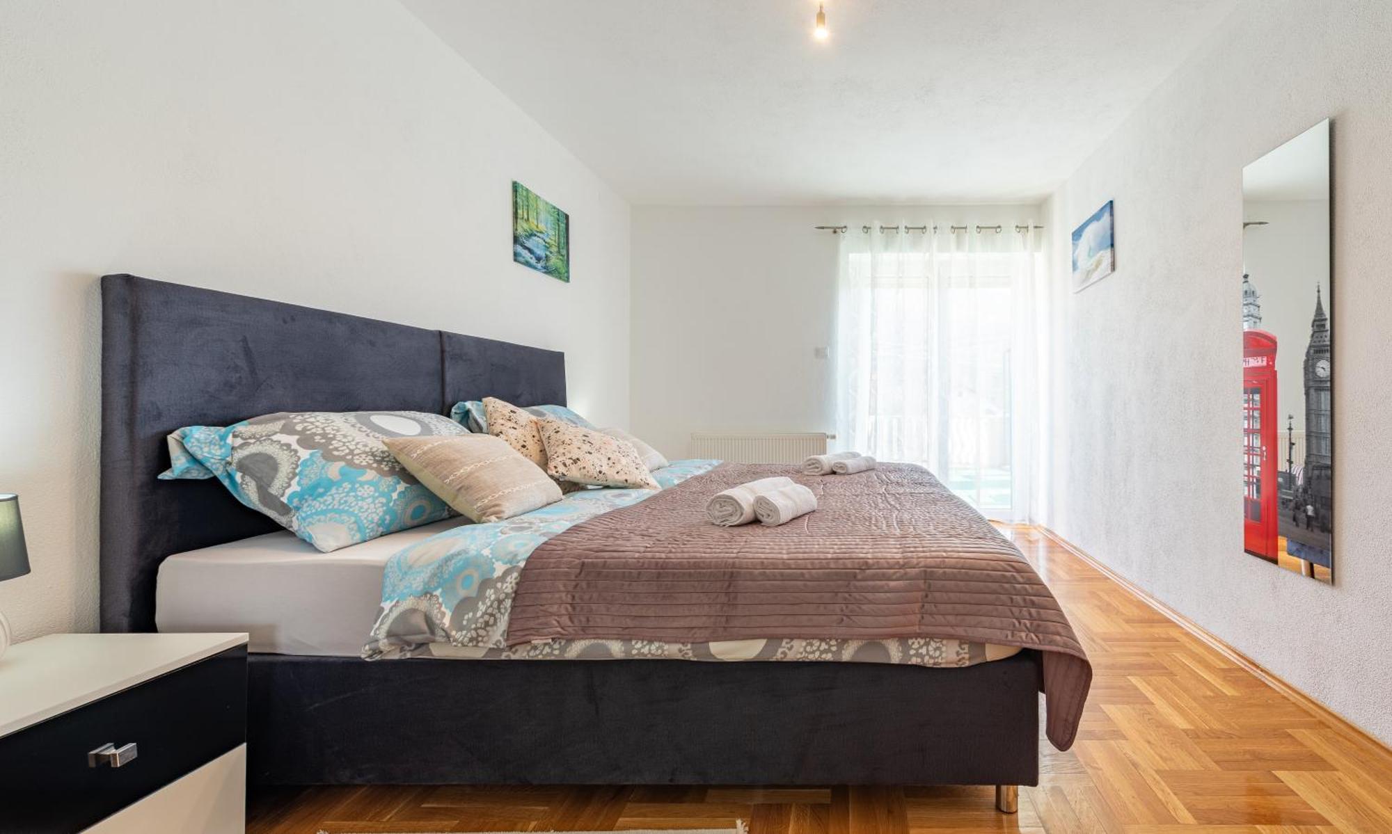 Apartman Toni Gračac Eksteriør billede